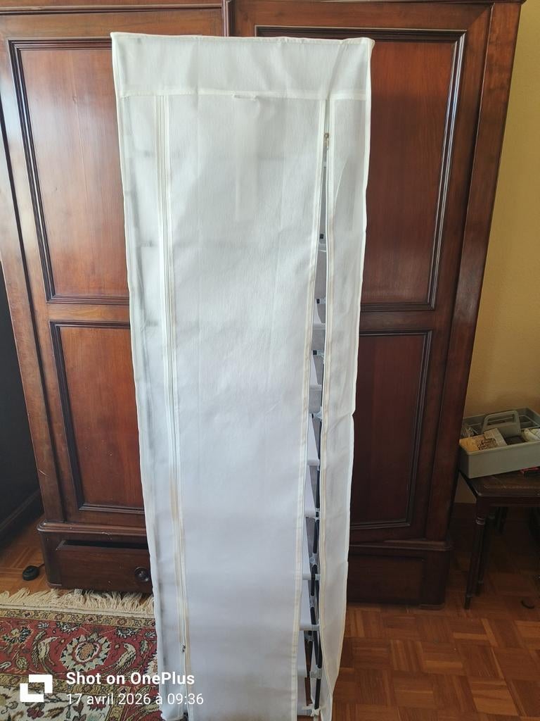 Range chaussures - état neuf