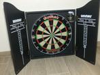 Dartsbord in kast merk Winmau, Sport en Fitness, Darts, Ophalen, Zo goed als nieuw, Dartbord