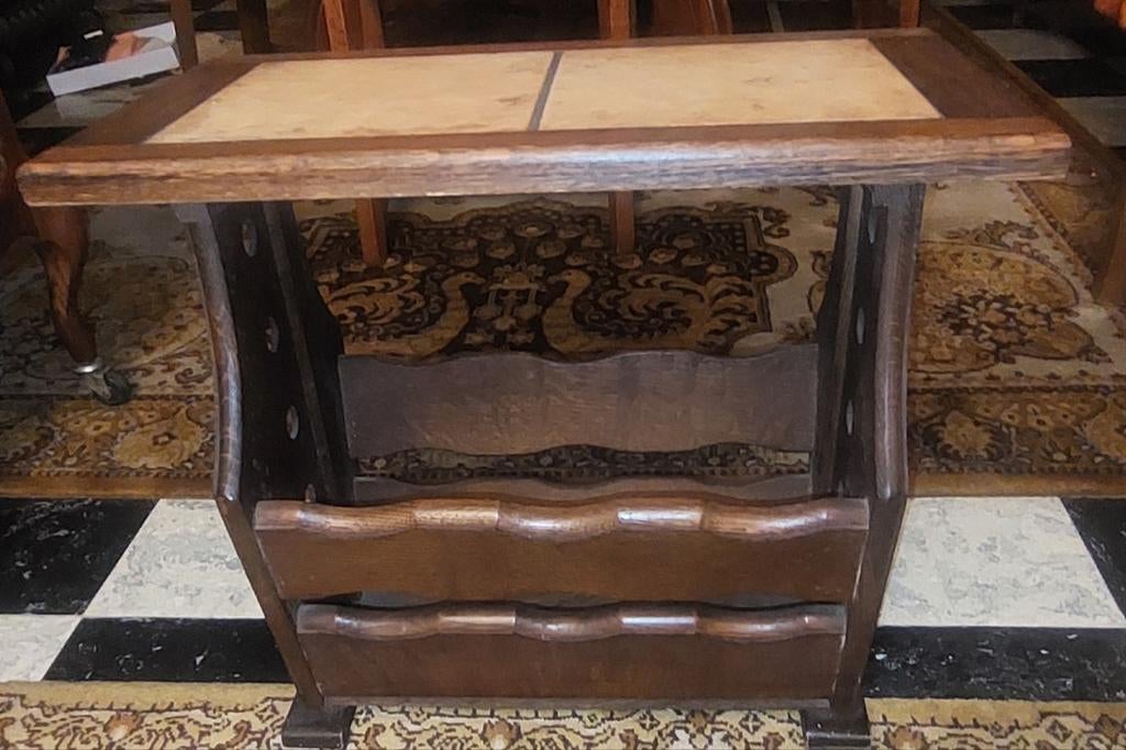 Vintage houten bijzettafeltje ., Ophalen