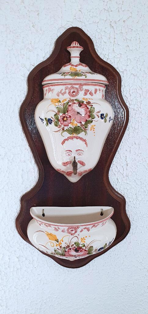 Fontaine murale artisanale, en faïence sur bois, fait main !, Antiquités & Art, Antiquités | Céramique & Poterie, Enlèvement