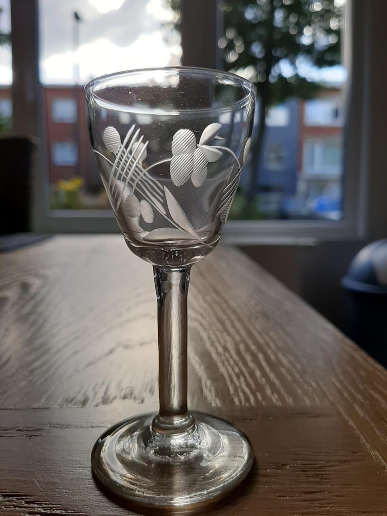 Retro borrelglazen ongeveer 80 jaar oud, Ophalen