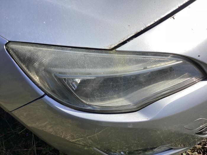 Phare droit d'un Opel Astra, Autos : Pièces & Accessoires, Éclairage, Opel, Utilisé, 3 mois de garantie, Enlèvement ou Envoi