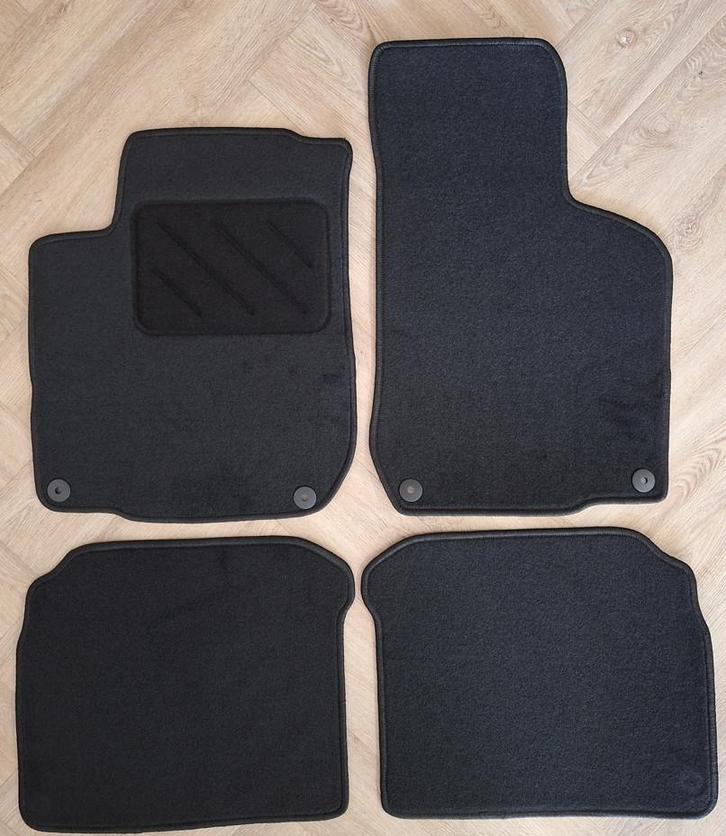 Automatten Volkswagen Golf 4 1998-2001 Ronde gaten, Autos : Divers, Accessoires de voiture