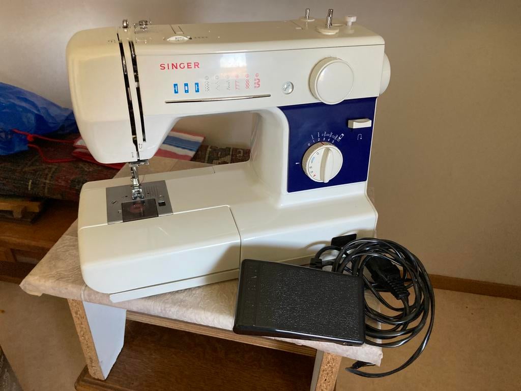 Machine à coudre SINGER., Enlèvement, Comme neuf