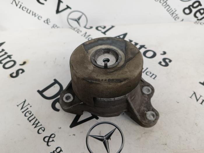 Support moteur d'un Mercedes GLC-Klasse, Autos : Pièces & Accessoires, Suspension & Châssis, Mercedes-Benz, Utilisé, 3 mois de garantie