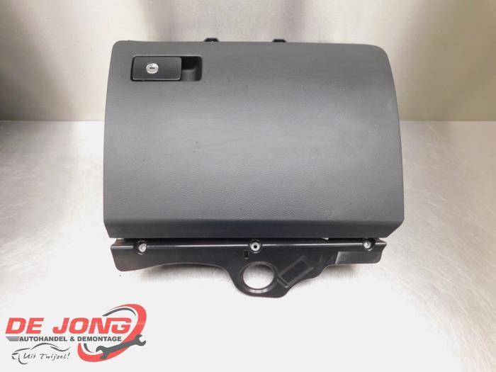 Dashboardkastje van een Volkswagen Passat, Gebruikt, -, Volkswagen, -