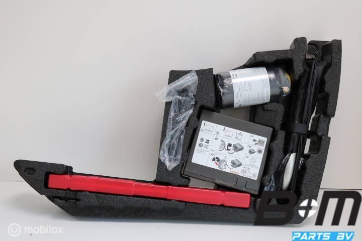 Schuim met pomp en gereedschap Audi TT 8S 8S0012109F, Utilisé