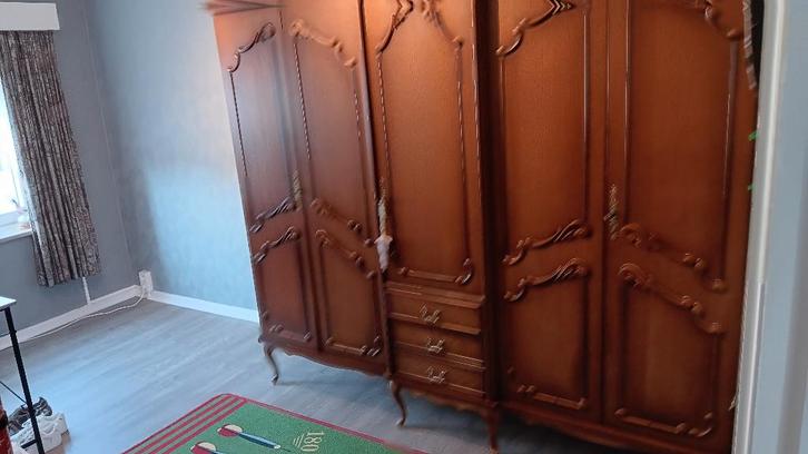 Grande armoire gratuite, Maison & Meubles, Armoires | Penderies & Garde-robes, Utilisé, 150 à 200 cm, 200 cm ou plus, 50 à 75 cm