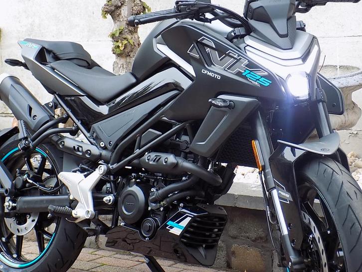 CFMOTO NK 125 black sport naked bike ABS TRC 3299€!!!, Motos, Motoren | CFMOTO, Entreprise, Naked bike, jusqu'à 11 kW, 1 cylindre