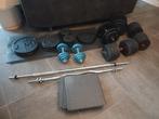 Lot musculation + tapis, Sport en Fitness, Fitnessmaterialen, Ophalen, Zo goed als nieuw, Armen, Halterset
