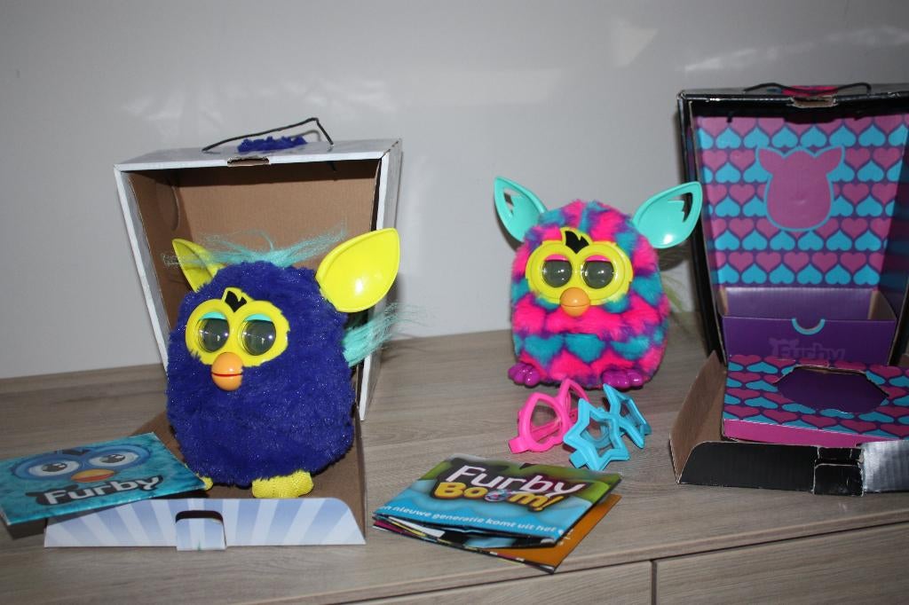 2x Furby in dozen  2012 , 2014 gebruikte staat Niet getest., Met label, Gebruikt, Overige merken, Overige karakters
