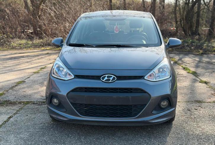 Hyundai i10 1.0 essence construite en 2015 avec  72367 km !, Autos, Hyundai, Particulier, i10, ABS, Phares directionnels, Airbags
