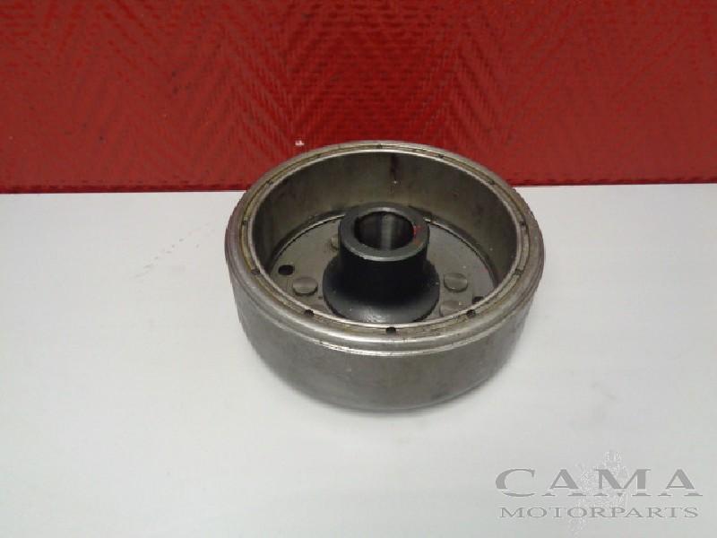 VLIEGWIEL Honda VFR 750 F 1986-1989 (VFR750F RC24), Motoren, Dhr. S. di Majo, Gebruikt, Info@cama-motorparts.nl, P.J. Troelstraweg 8 8
3144 CX  MAASSLUIS, NL