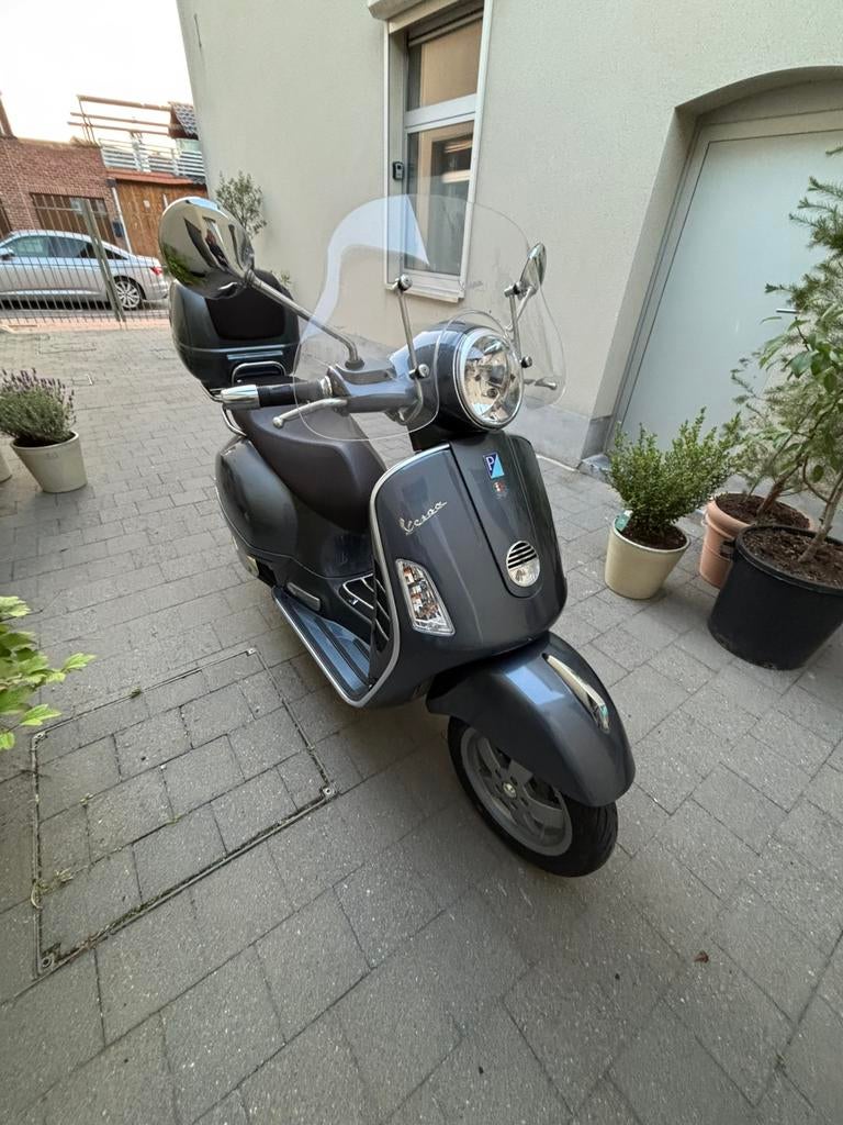 Vespa GTS 300, Motoren, Scooter, 300 cc, Gebruikt, Particulier