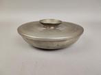 Zweeds tin schaaltje met deksel #Svenskt Tenn# van +\_ 1934, Enlèvement