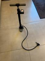 Pompe a pied pour vélo, matelas pneumatique etc.., Enlèvement, Manomètre, Comme neuf