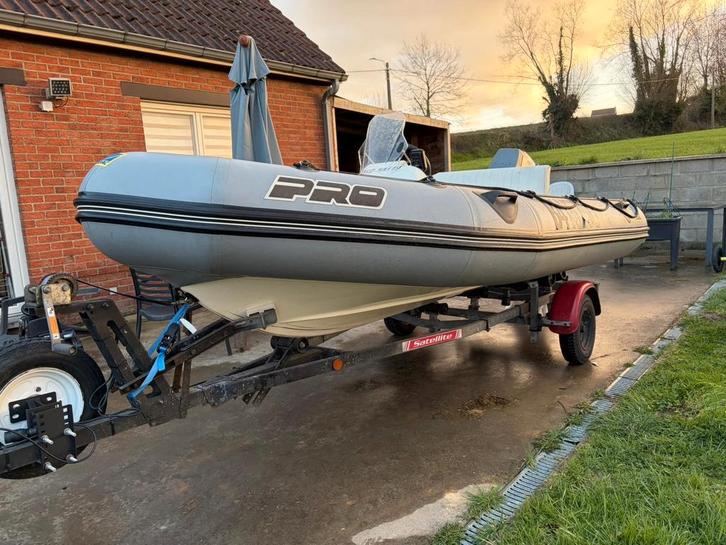 Bateau semi rigide zodiac 420, Watersport en Boten, Rubberboten, Zodiac, Benzine
