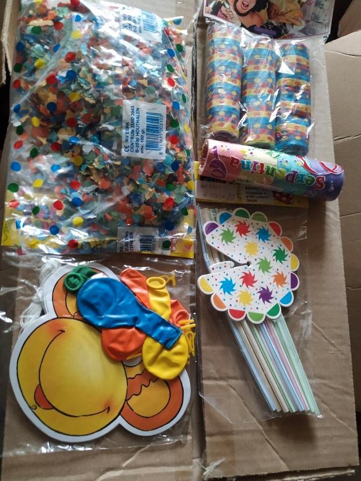 feestartikels splinternieuwe setjes sierslingers, serpentine, Enfants & Bébés, Enfants & Bébés Autre, Neuf, Enlèvement ou Envoi