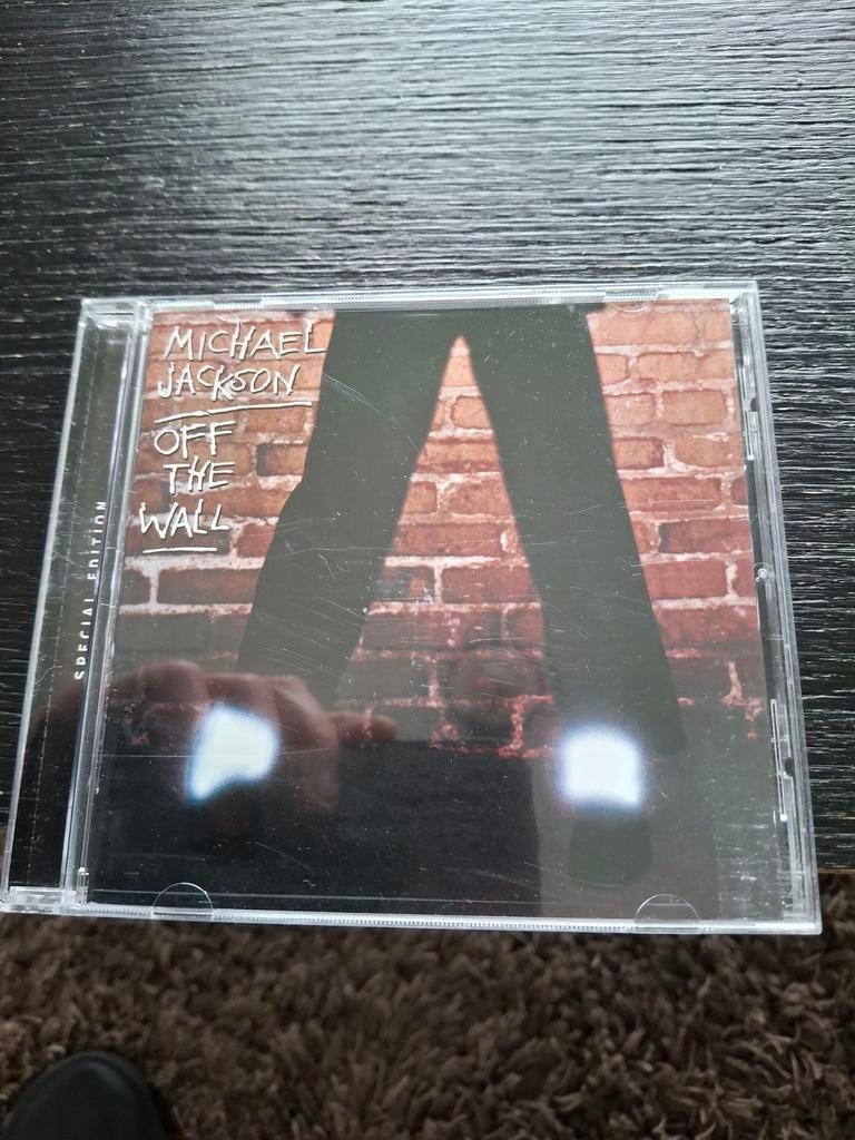 CD Michael Jackson hors du mur, Enlèvement ou Envoi