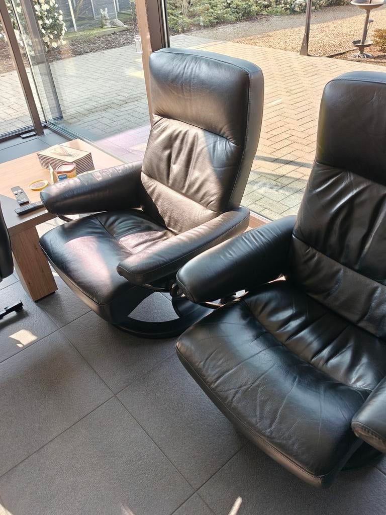 Twee zwarte stressless relax zetels, Huis en Inrichting, Fauteuils, Ophalen