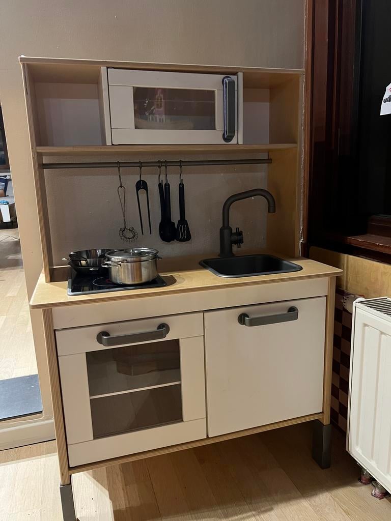 Cuisine enfants Ikea + accessoires Hape et Melissa&Doug, Enfants & Bébés, Enlèvement, Utilisé, Bois, Jouer à la cuisine