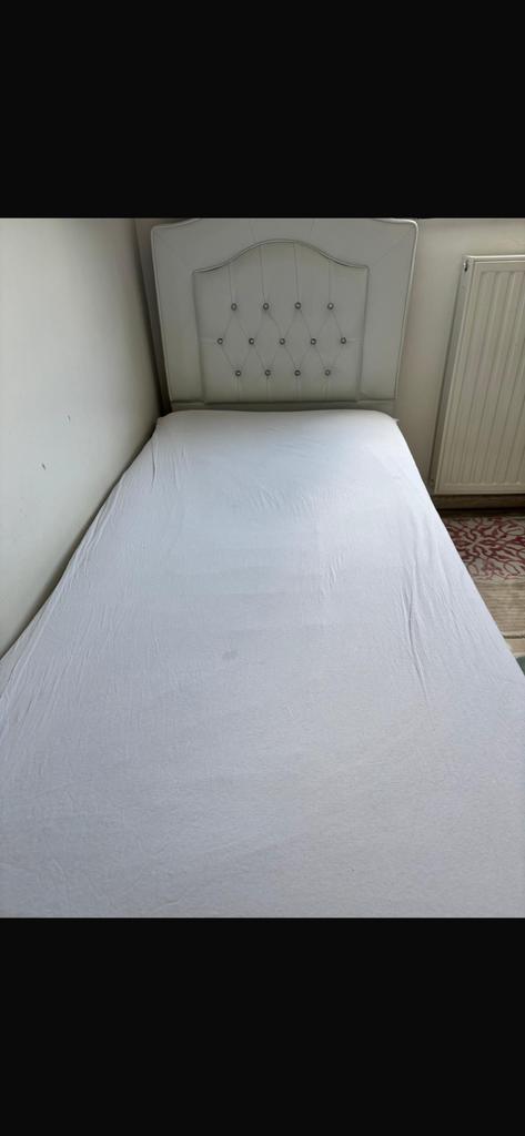Je vends le matelas avec le lit., Maison & Meubles, Enlèvement, Comme neuf