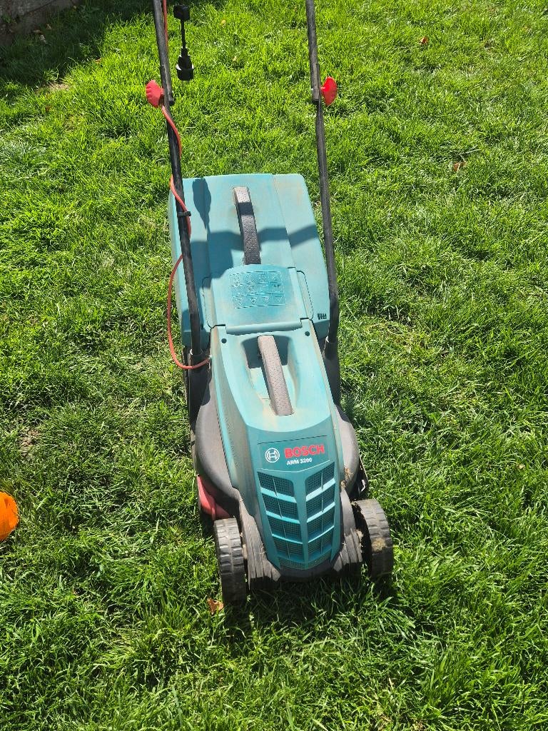 Elektrische grasmaaier Bosch, Tuin en Terras, Ophalen, Cirkelmaaier, Gebruikt, Elektrische grasmaaier
