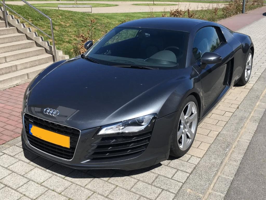 Audi R8 Quattro Coupé, Cuir, Argent ou Gris, Achat, 2 places