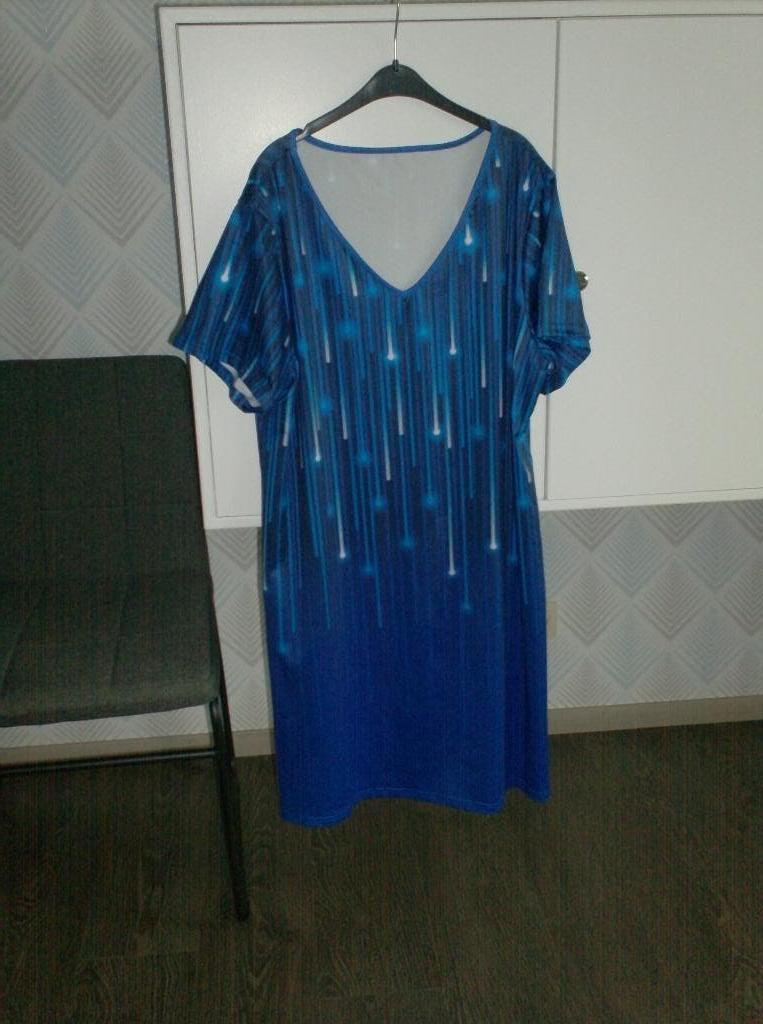 mooie jurk maat 50 nieuw, Ophalen of Verzenden, Nieuw, Blauw, Jurk