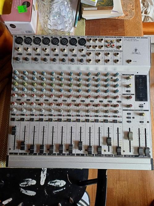 Behringer Eurorack MX 2004A  mixer (20 kanalen), TV, Hi-fi & Vidéo, Appareils professionnels, Utilisé, Audio, Enlèvement ou Envoi