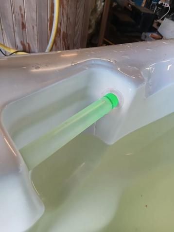 Gratis jacuzzi geleverd om te installeren en 1 jaar garantie beschikbaar voor biedingen