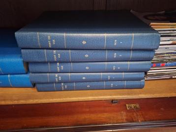 collection unique de magazines "Point de Vue" beschikbaar voor biedingen