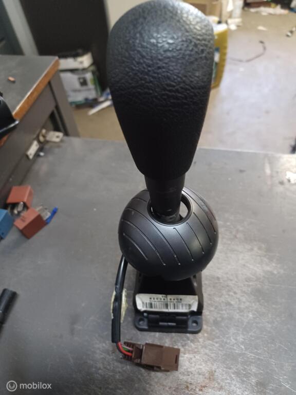 Selectiehendel automaat renault Twingo II robot 8200915406, Autos : Pièces & Accessoires, Transmission & Accessoires, Renault