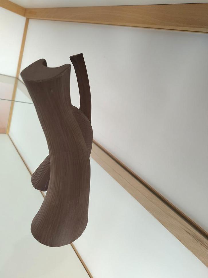 Kat Darius /Suri in aardewerk, Antiquités & Art, Antiquités | Céramique & Poterie, Enlèvement