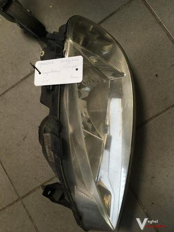 Renault megane '00 koplamp  LV beschikbaar voor biedingen