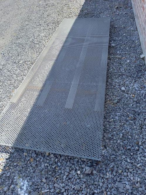 1 geperforeerde staalplaat 300x101x2 mm dik - gaten 10 mm, Doe-het-zelf en Bouw, Metalen, Nieuw, IJzer, Ophalen