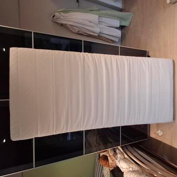 Matras 200x90 beschikbaar voor biedingen