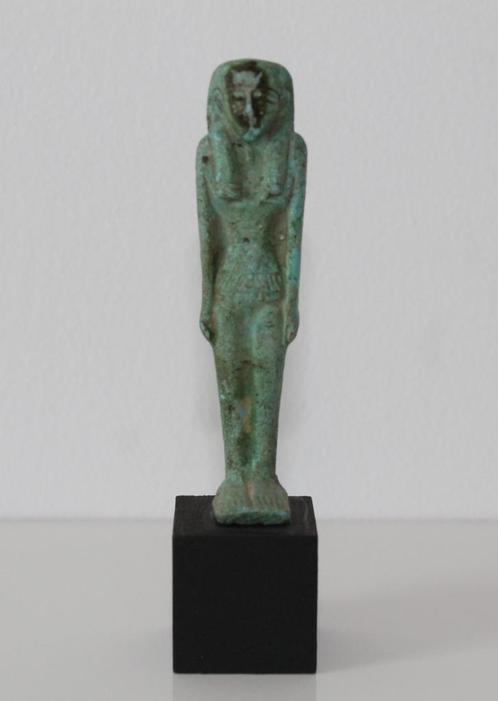 Figure féminine en faïence de l'Égypte ancienne 1070-712 BC, Antiquités & Art, Antiquités | Céramique & Poterie, Enlèvement ou Envoi