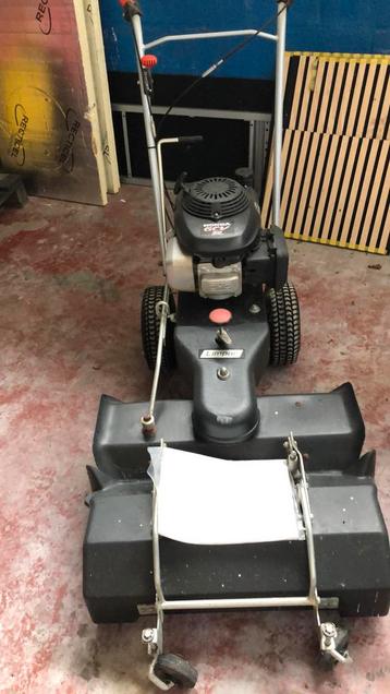 Veegmachine beschikbaar voor biedingen