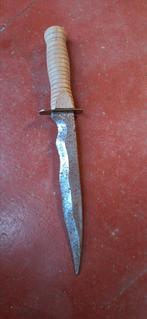 Poignard, Enlèvement