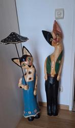 2 oude houten  poezen, Enlèvement