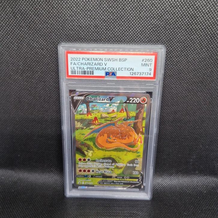 Fa/Charizard V Ultra Premium Collection SWSH BSP PSA 9, Hobby en Vrije tijd, Verzamelkaartspellen | Pokémon, Ophalen of Verzenden