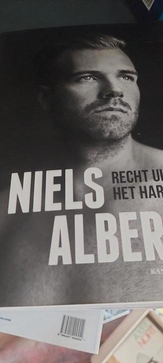 Niels albert  beschikbaar voor biedingen
