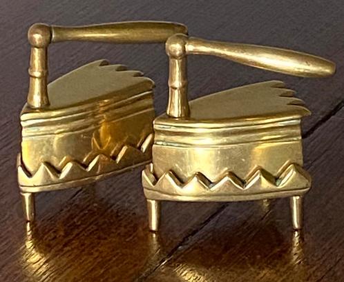 Fers à repasser anciens, miniatures, en cuivre., Antiquités & Art, Antiquités | Outils & Instruments