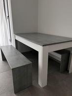 Eettafel met banken en tv meubel, Ophalen