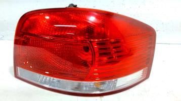 ACHTERLICHT RECHTS BUITEN Audi A3 (8P1) (01-2003/08-2012) beschikbaar voor biedingen