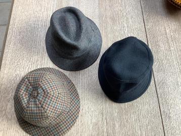 heren hoeden in cashmere en wol. Zwarte polyester/visco