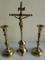 Vintage Ensemble Koperen Kruisbeeld met Kandelaars, Antiek en Kunst, Antiek | Religieuze voorwerpen, Ophalen