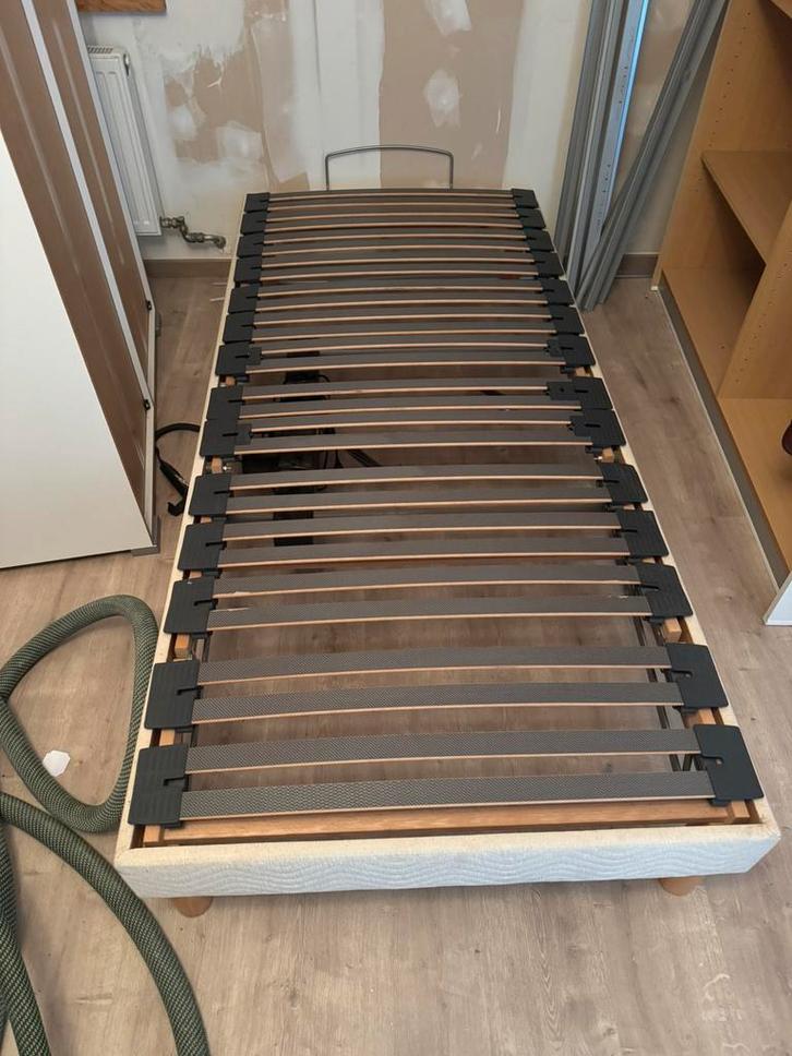 Elektrisch bed voor 1 persoon—elektrische boxspring+bedframe, Huis en Inrichting, Slaapkamer | Bedden, Gebruikt, Eenpersoons, 90 cm