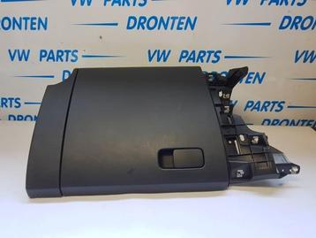 Dashboardkastje van een Volkswagen UP beschikbaar voor biedingen